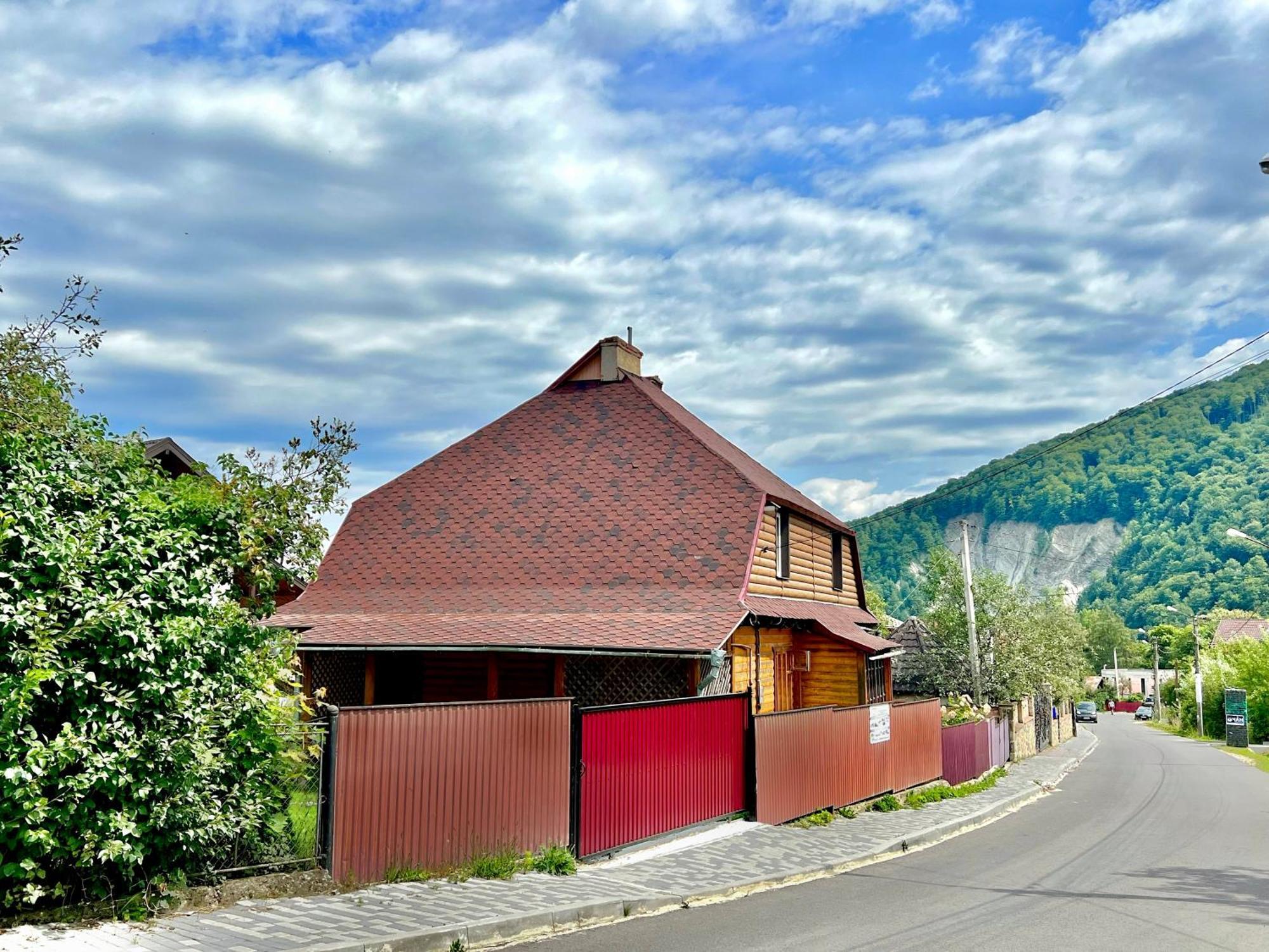 Хатинка Hotel Yaremche Exterior foto